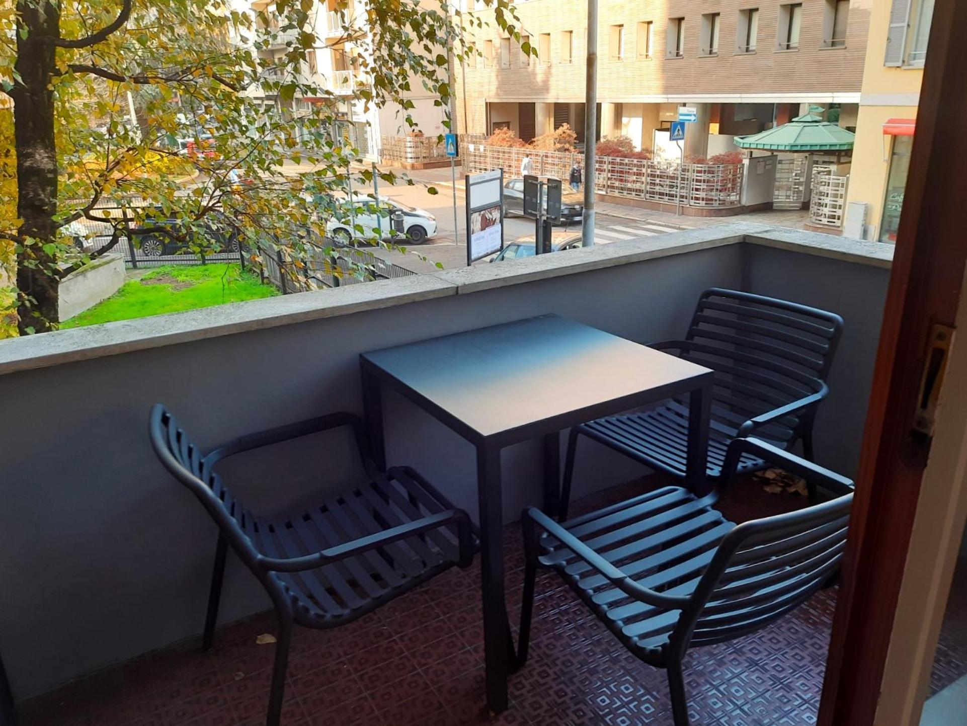 Mako Suites - Centro E Stazione Monza Buitenkant foto